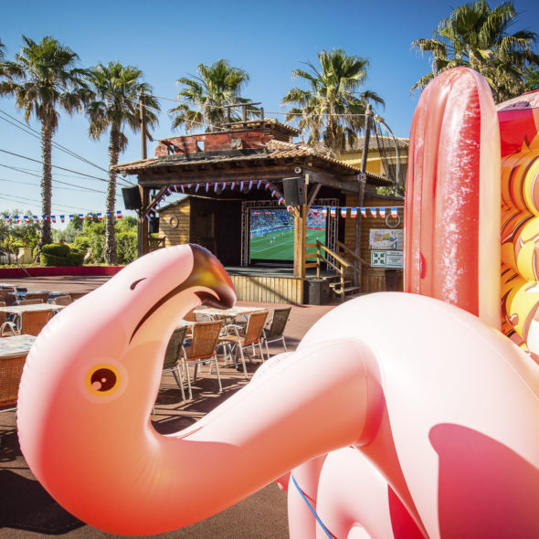 Campingplatz Californie Plage - Das Dorfzentrum - Geschäfte auf dem Piratenplatz