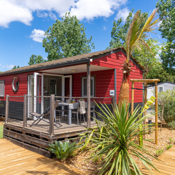 Camping Californie Plage - Hébergements - Mobil-home Cap\'tain Crochet 4 personnes - Vue extérieure de la location