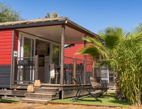 Camping Californie Plage - Accommodation - Cap\'tain Sparrow Premium mobile home - External view of the accommodation