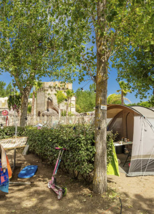 Camping Californie Plage - Hébergements - Emplacement confort de 80 m² pour tente