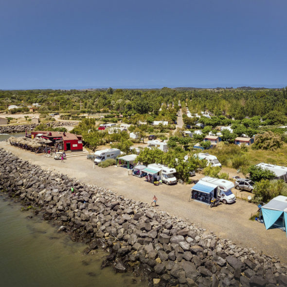 Camping Californie Plage - Hébergements - Emplacement vue mer - vue aérienne des emplacement face à la mer
