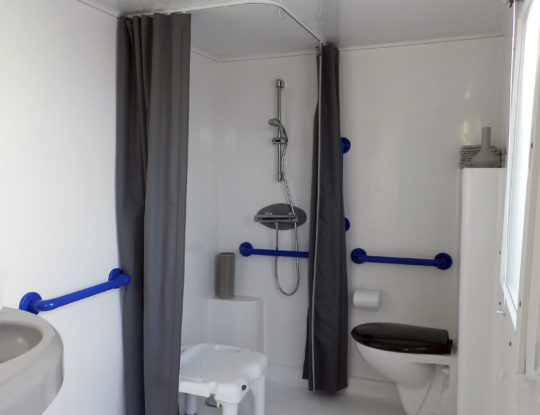 Camping Californie Plage - Accommodation - PRM mobile home - Large bathroom