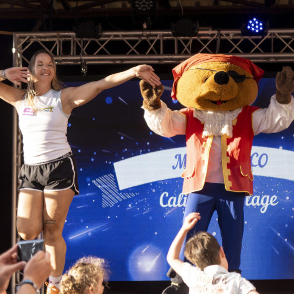Camping Californie Plage - Animations pour les enfants avec la mascotte du club enfant