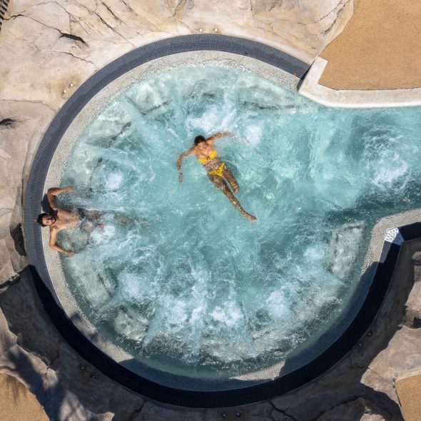 Camping Californie Plage - Bain à remous extérieurs dans l\'espace aquatique