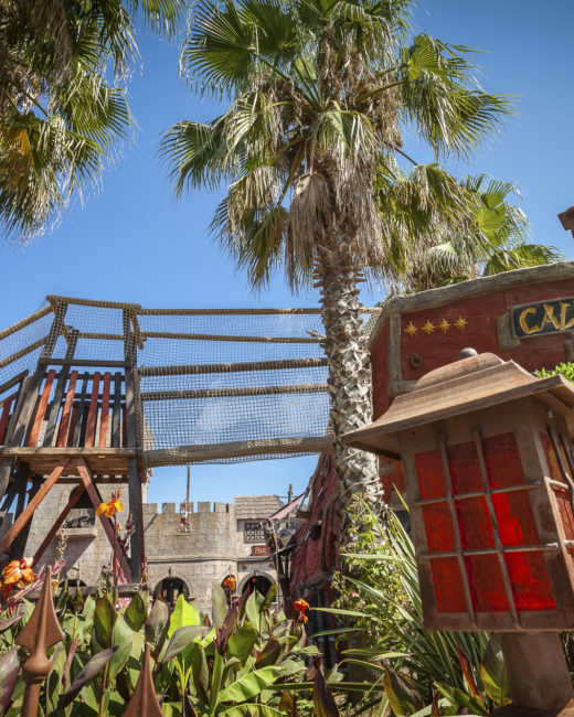 Camping Californie Plage - Galerie photo - Aire de jeux et pont suspendu 