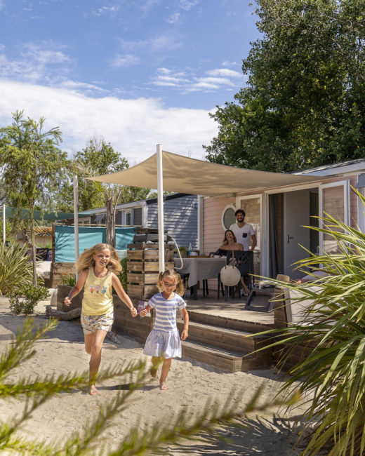 Camping Californie Plage - Galerie photo - Extérieur et terrasse d\'un hébergement Premium 