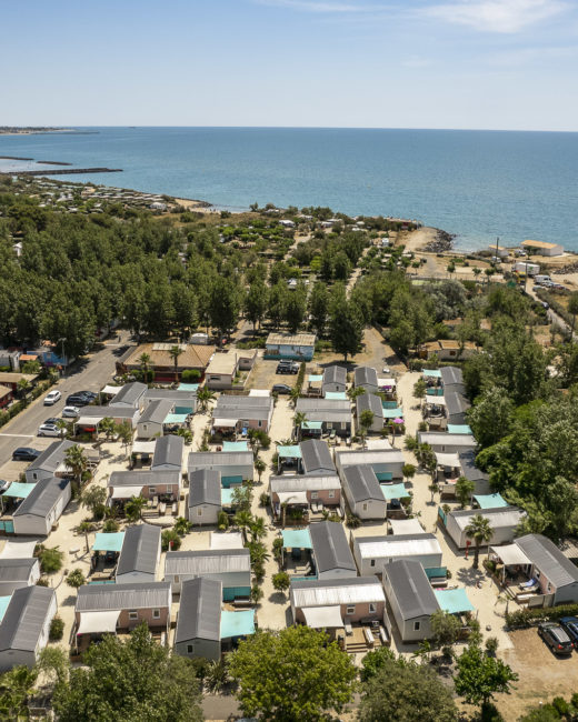 Camping Californie Plage - Hébergements et emplacement face à la mer