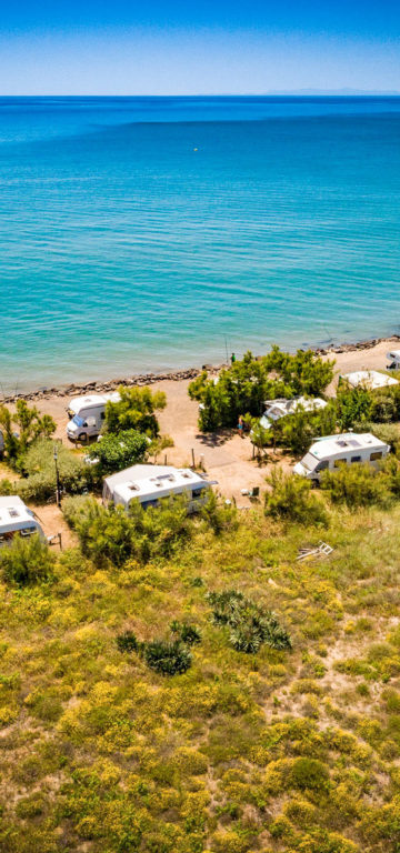 Camping Californie Plage - Emplacements - Vue aérienne des emplacements situés en bord de mer