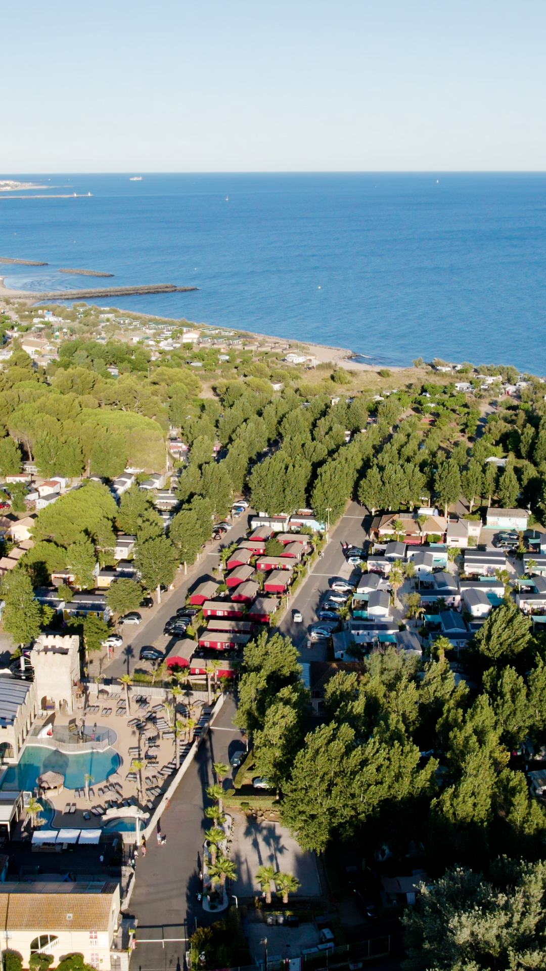 Camping Californie Plage - L\'espace aquatique - Vue aérienne des infrastructures