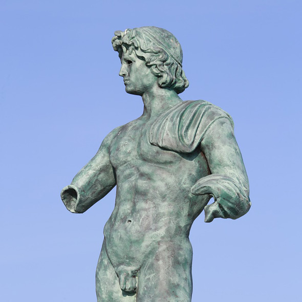 Statue de l\'Ephèbe grecque